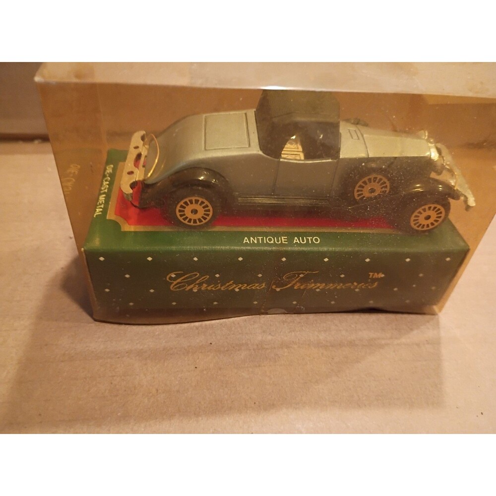 Solido Renault 40 CV 1926 Die-Cast Metal Car in Box